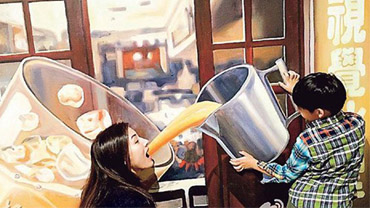 温馨！李嘉欣与儿子玩3D画 被“喂”港式奶茶
